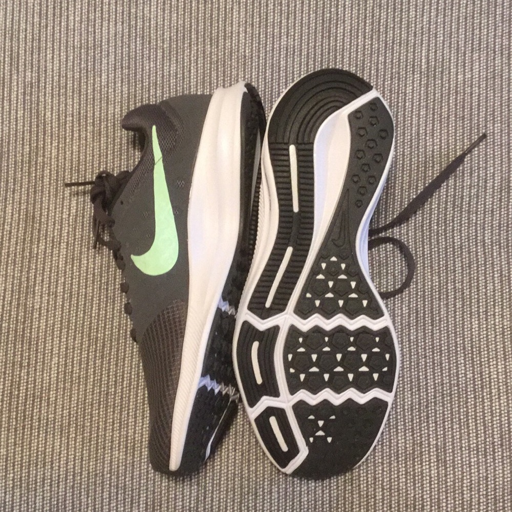 Nike Women’s Downshifter 7 in Size 7